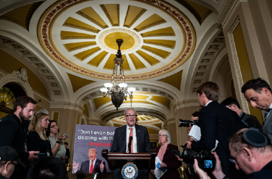 万宝配资 美国政府停摆危机逼近 民主党高层考虑为医保硬杠共和党