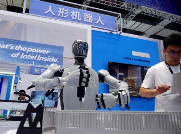 兴泊证券 人形机器人竞逐资本市场：一边冲刺IPO 一边扩“朋友圈”
